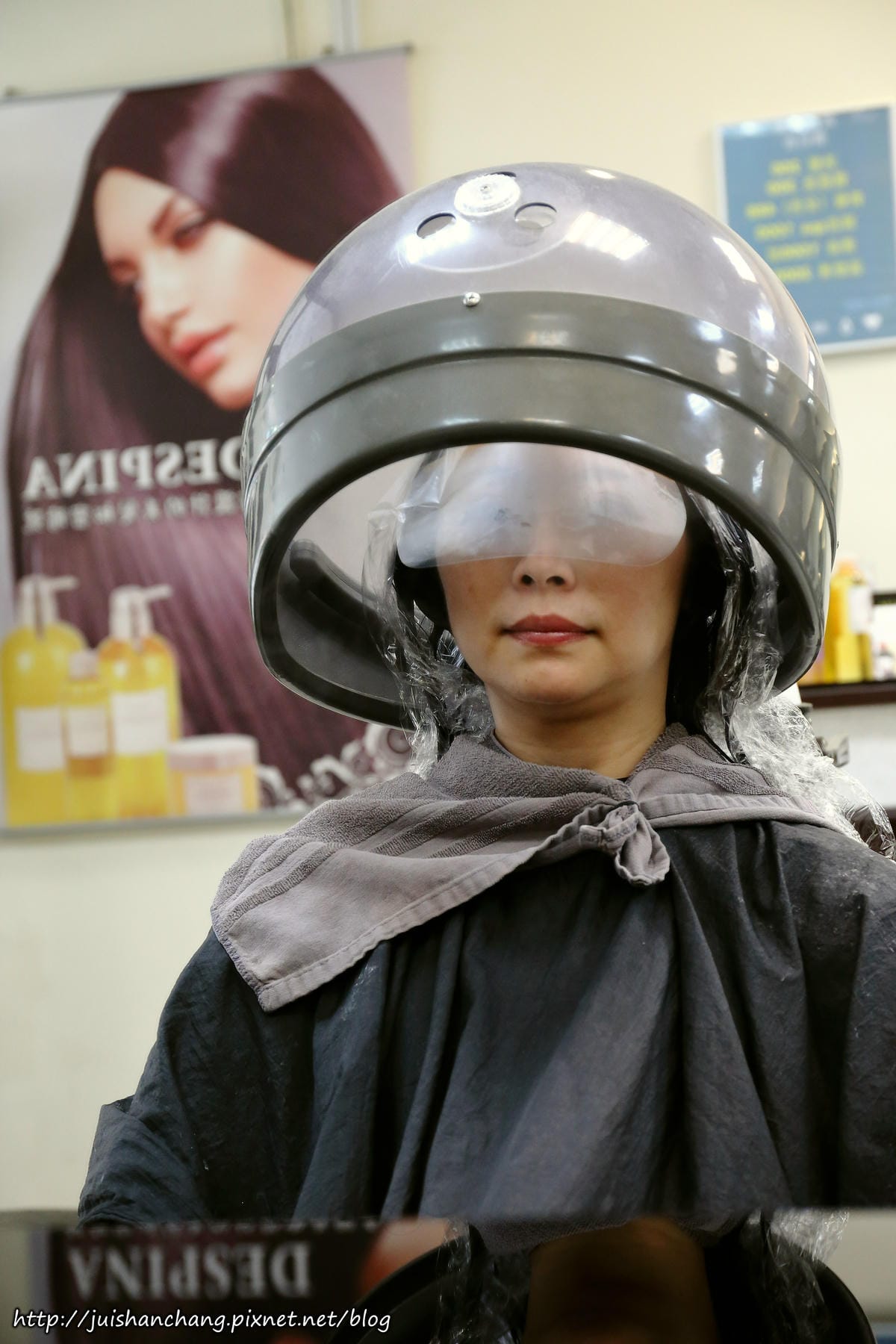 【台中。西屯區】波拉髮型設計～變髮日誌。忙翻天的媽媽也可以輕鬆變時尚喔，光澤髮絲好驚豔…