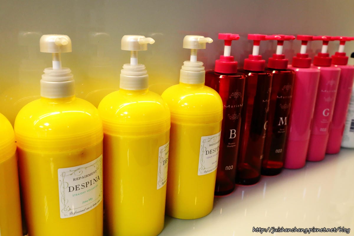 【台中。西屯區】波拉髮型設計～變髮日誌。忙翻天的媽媽也可以輕鬆變時尚喔，光澤髮絲好驚豔…