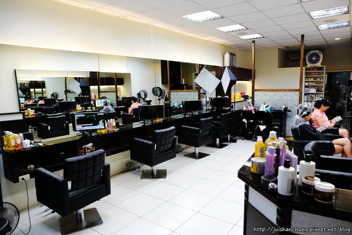 【台中。西屯區】波拉髮型設計～變髮日誌。忙翻天的媽媽也可以輕鬆變時尚喔，光澤髮絲好驚豔…