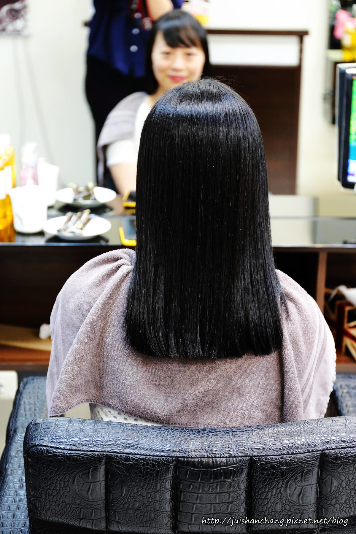 【台中。西屯區】波拉髮型設計～變髮日誌。忙翻天的媽媽也可以輕鬆變時尚喔，光澤髮絲好驚豔…