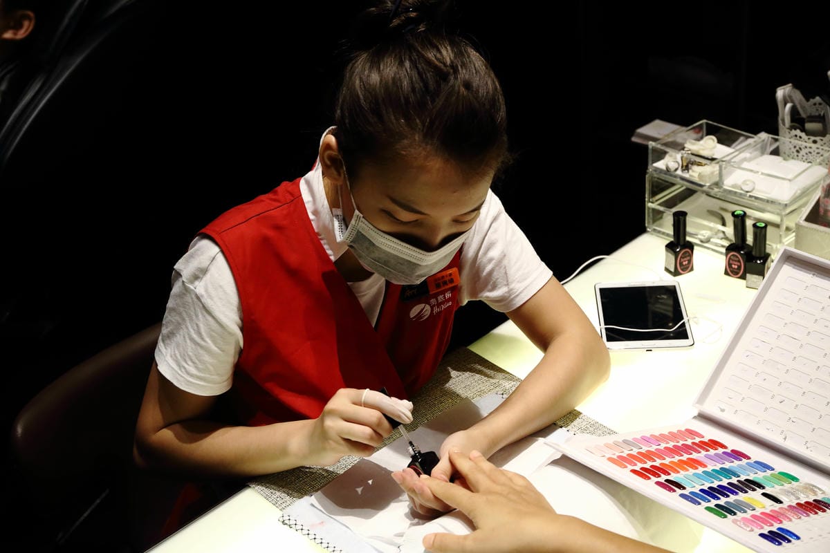 【食║台北信義區】海底撈台灣一號店～台灣也能吃到中國最強火鍋店了！服務至上，使命必達，目所未睹，真是大開眼界啊！（內附詳細菜單，分享本文+粉絲團按讚+留言就有機會參加抽獎唷！）　