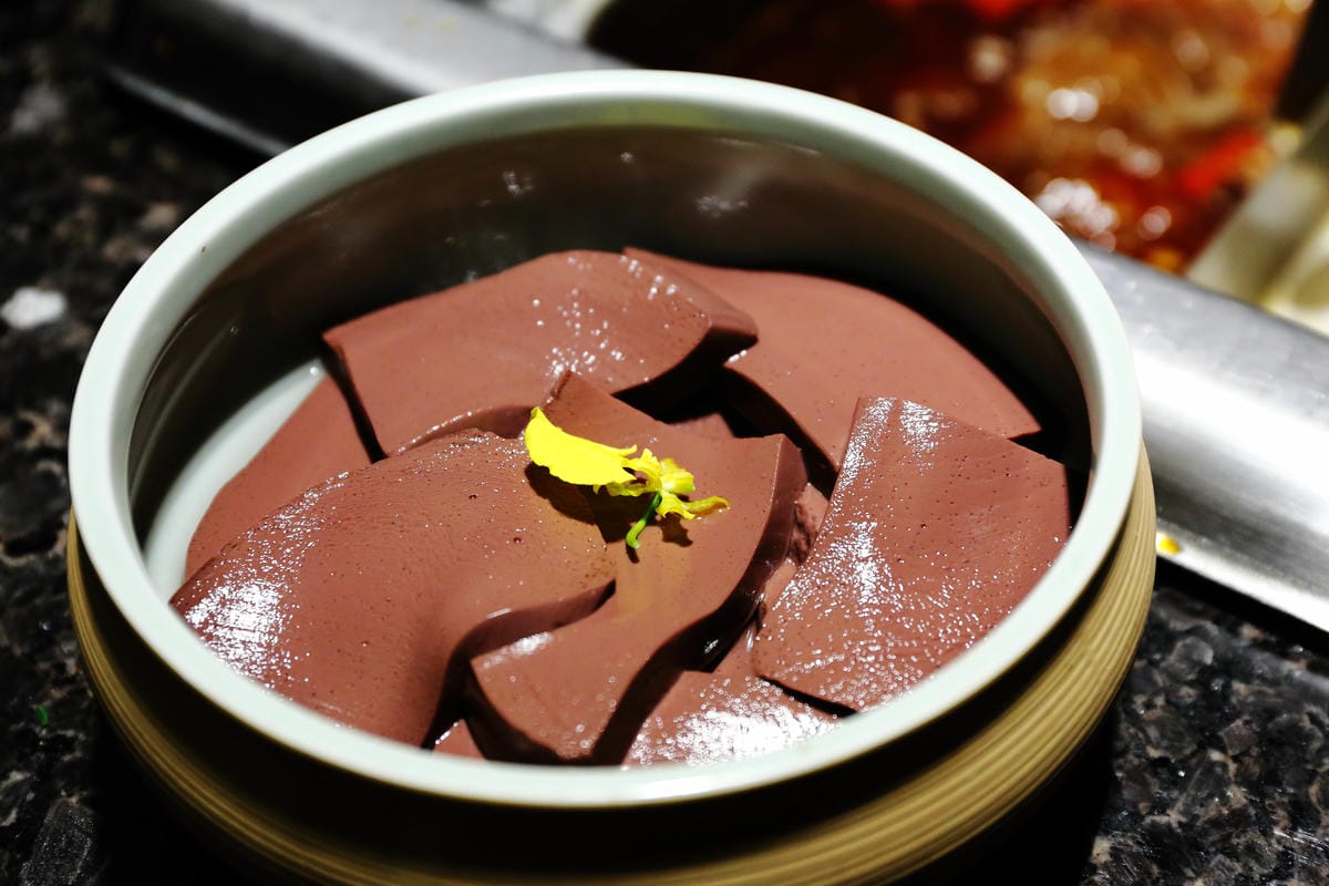 【食║台北信義區】海底撈台灣一號店～台灣也能吃到中國最強火鍋店了！服務至上，使命必達，目所未睹，真是大開眼界啊！（內附詳細菜單，分享本文+粉絲團按讚+留言就有機會參加抽獎唷！）　