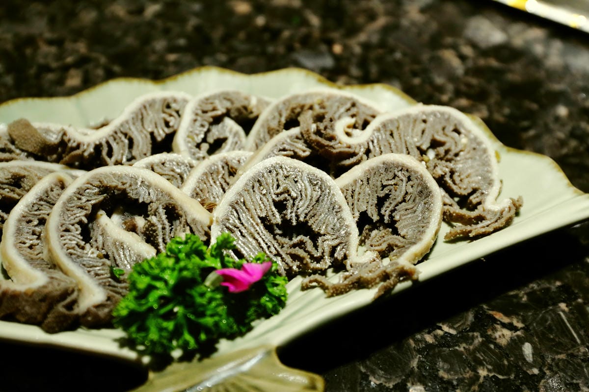 【食║台北信義區】海底撈台灣一號店～台灣也能吃到中國最強火鍋店了！服務至上，使命必達，目所未睹，真是大開眼界啊！（內附詳細菜單，分享本文+粉絲團按讚+留言就有機會參加抽獎唷！）　