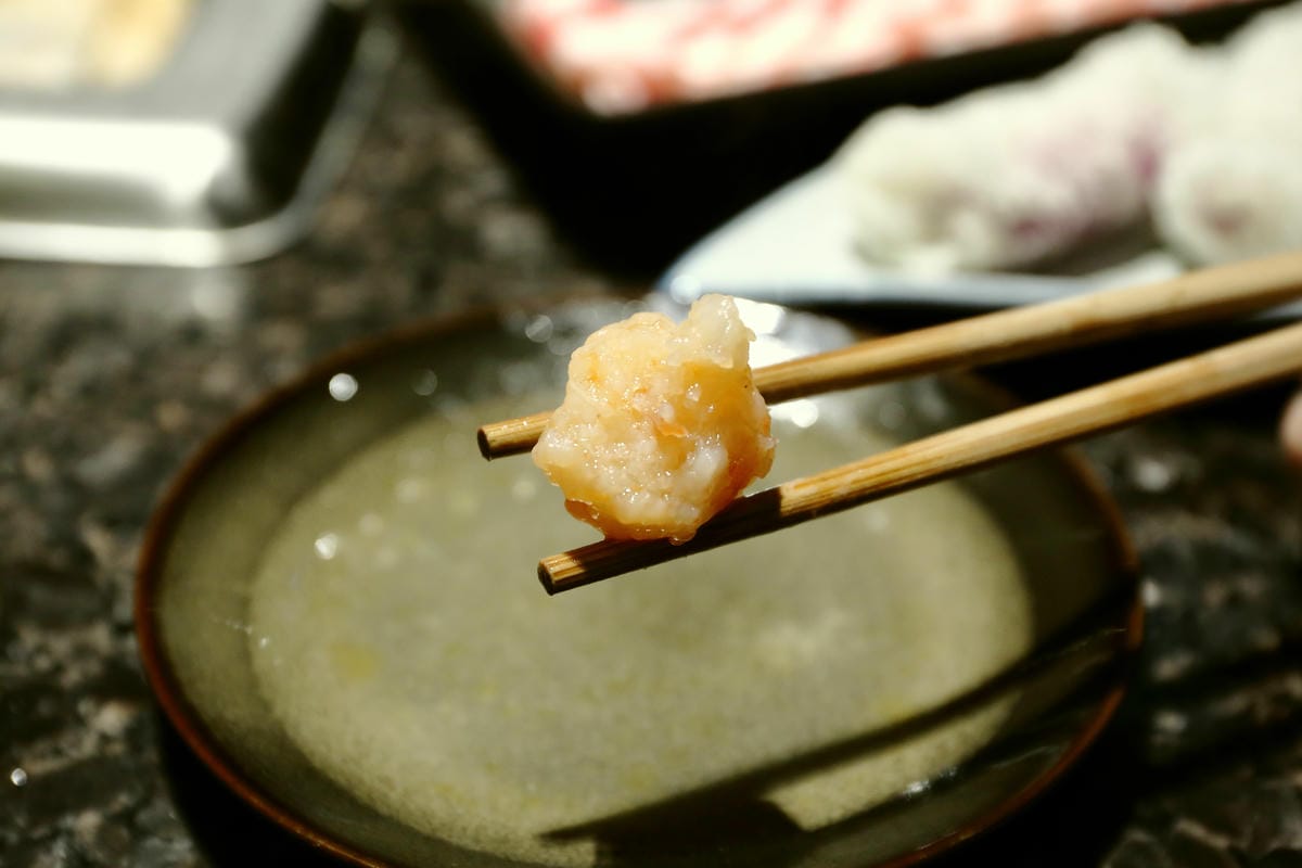 【食║台北信義區】海底撈台灣一號店～台灣也能吃到中國最強火鍋店了！服務至上，使命必達，目所未睹，真是大開眼界啊！（內附詳細菜單，分享本文+粉絲團按讚+留言就有機會參加抽獎唷！）　