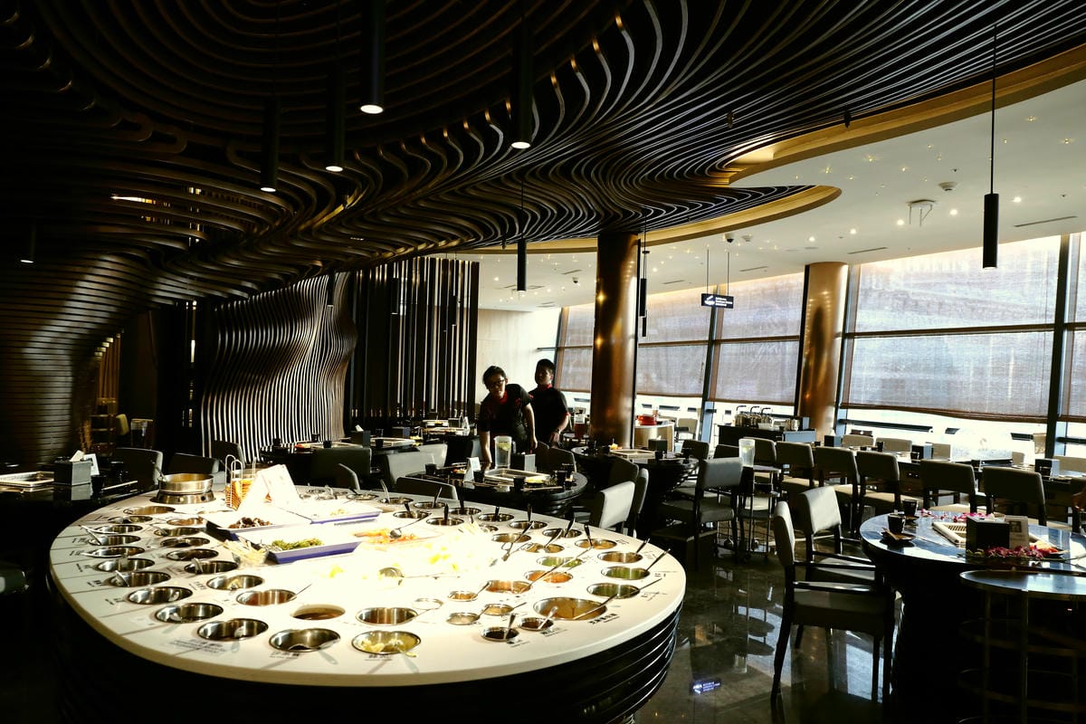 【食║台北信義區】海底撈台灣一號店～台灣也能吃到中國最強火鍋店了！服務至上，使命必達，目所未睹，真是大開眼界啊！（內附詳細菜單，分享本文+粉絲團按讚+留言就有機會參加抽獎唷！）　