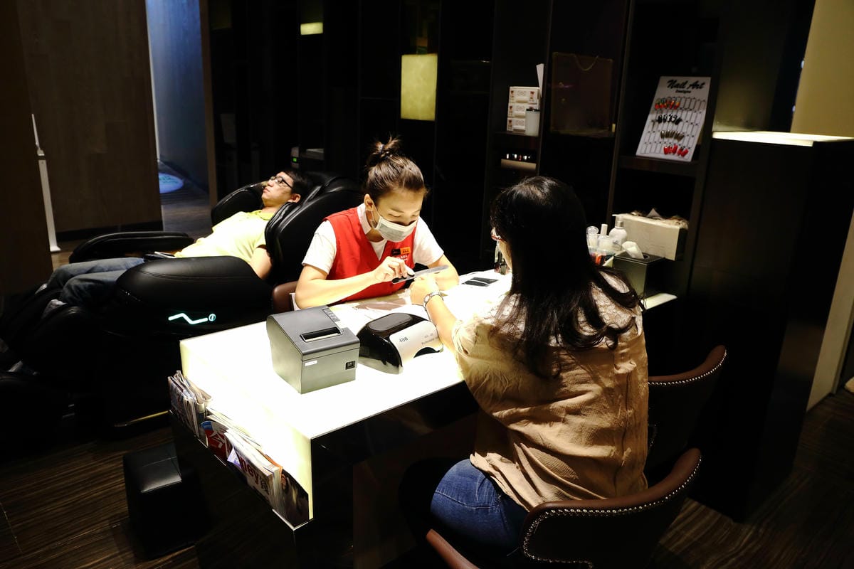 【食║台北信義區】海底撈台灣一號店～台灣也能吃到中國最強火鍋店了！服務至上，使命必達，目所未睹，真是大開眼界啊！（內附詳細菜單，分享本文+粉絲團按讚+留言就有機會參加抽獎唷！）　