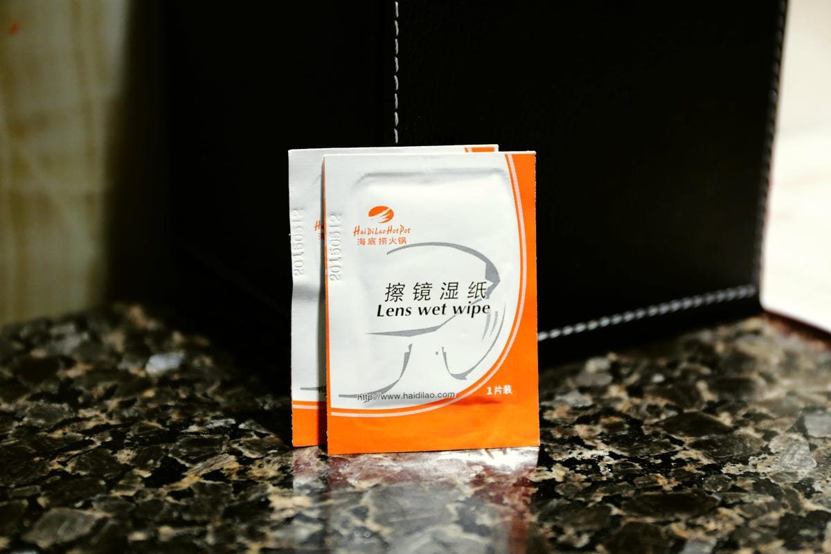 【食║台北信義區】海底撈台灣一號店～台灣也能吃到中國最強火鍋店了！服務至上，使命必達，目所未睹，真是大開眼界啊！（內附詳細菜單，分享本文+粉絲團按讚+留言就有機會參加抽獎唷！）　