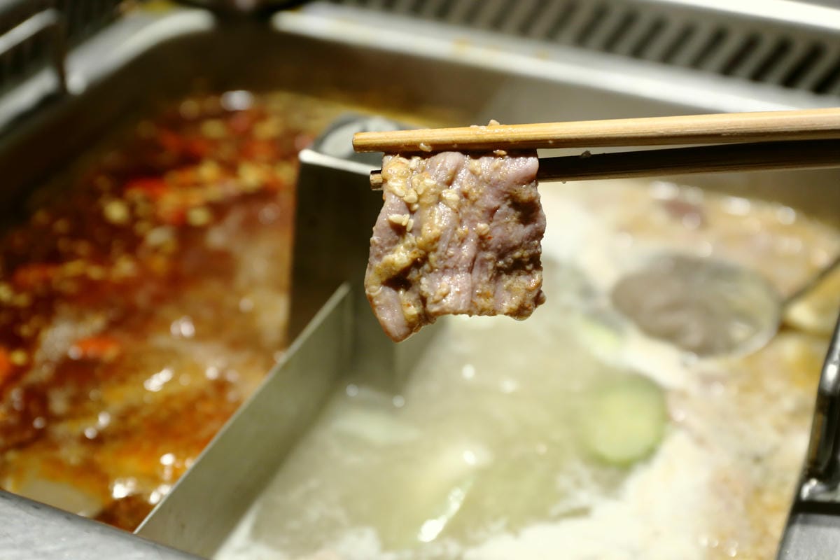 【食║台北信義區】海底撈台灣一號店～台灣也能吃到中國最強火鍋店了！服務至上，使命必達，目所未睹，真是大開眼界啊！（內附詳細菜單，分享本文+粉絲團按讚+留言就有機會參加抽獎唷！）　