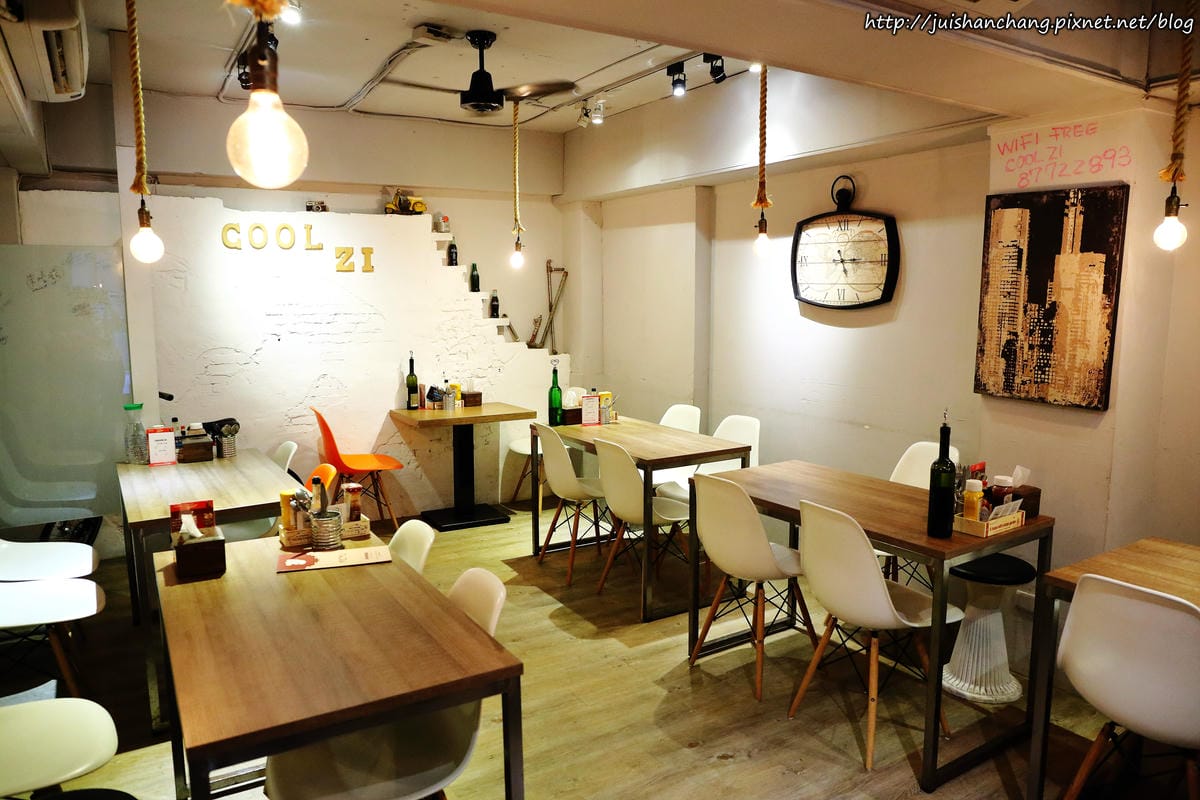 【食║台北大安區】胖東西廚房 CoolZi～國父紀念館巷弄內的隱藏版美食。法鬥犬『胖胖』開的餐廳！