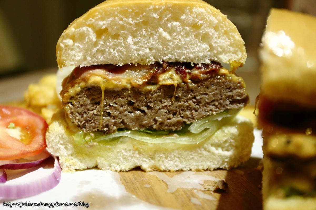 【食║台北大安區】胖東西廚房 CoolZi～國父紀念館巷弄內的隱藏版美食。法鬥犬『胖胖』開的餐廳！