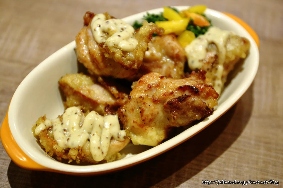 【食║台北大安區】胖東西廚房 CoolZi～國父紀念館巷弄內的隱藏版美食。法鬥犬『胖胖』開的餐廳！