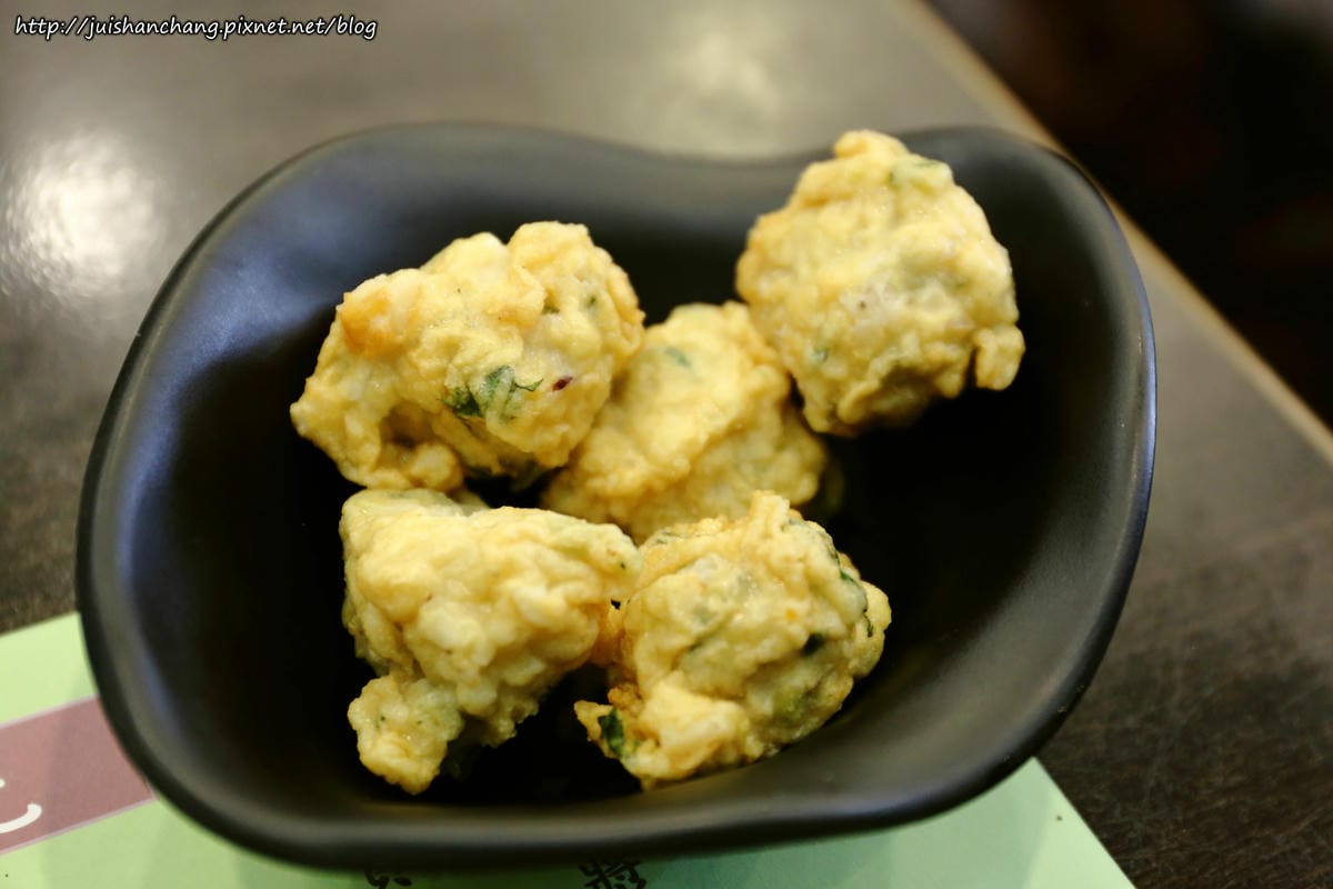 【食║台北中山區】鍋饕精緻涮涮鍋。大直捷運美食～豪邁擺盤，來這吃肉就對了，平價鍋物，CP值超高！