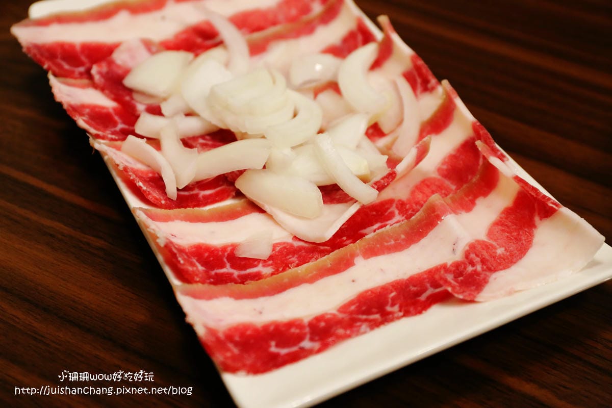 【食║新北板橋區】老古板石頭火鍋～尋找巷弄隱藏版美味小吃，愛上復古風，時空飲茶室中的懷舊時光火鍋！