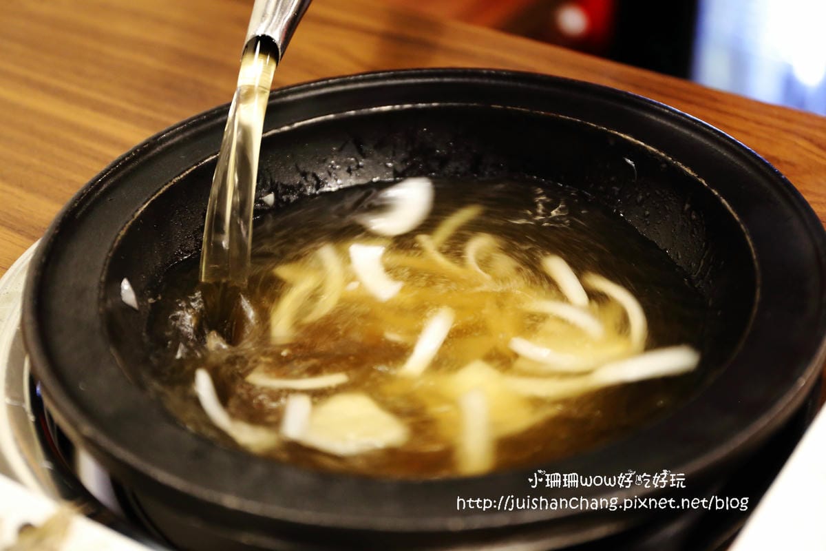 【食║新北板橋區】老古板石頭火鍋～尋找巷弄隱藏版美味小吃，愛上復古風，時空飲茶室中的懷舊時光火鍋！