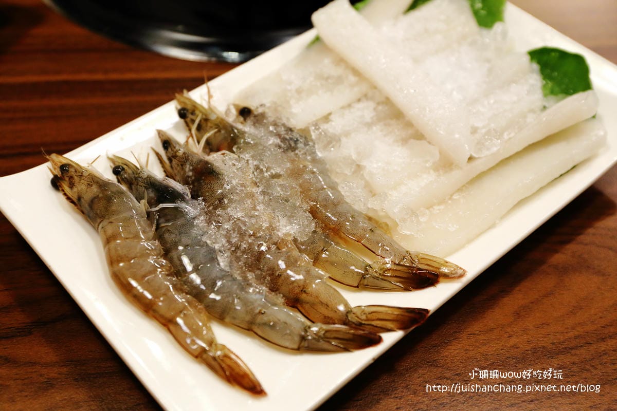 【食║新北板橋區】老古板石頭火鍋～尋找巷弄隱藏版美味小吃，愛上復古風，時空飲茶室中的懷舊時光火鍋！