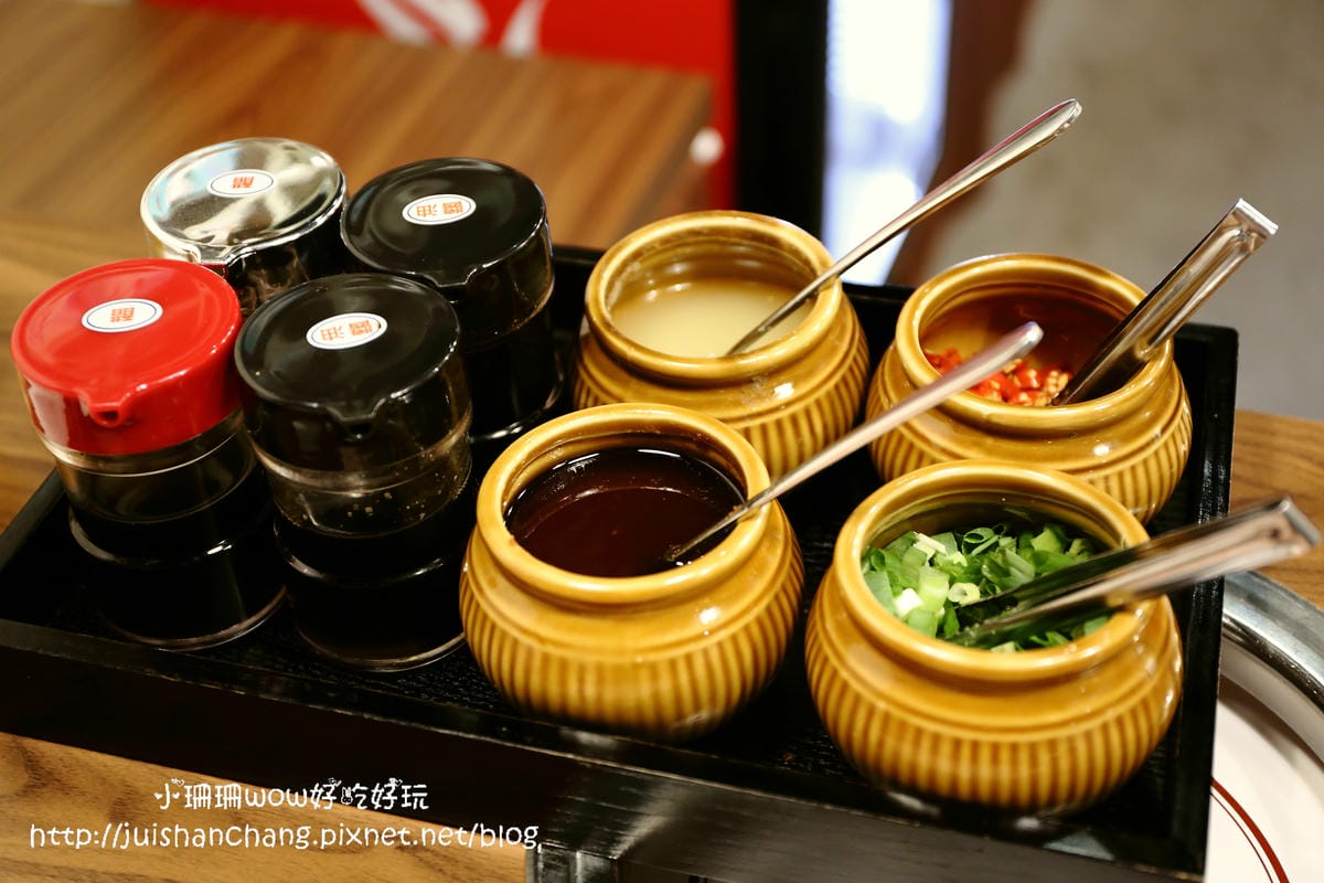 【食║新北板橋區】老古板石頭火鍋～尋找巷弄隱藏版美味小吃，愛上復古風，時空飲茶室中的懷舊時光火鍋！