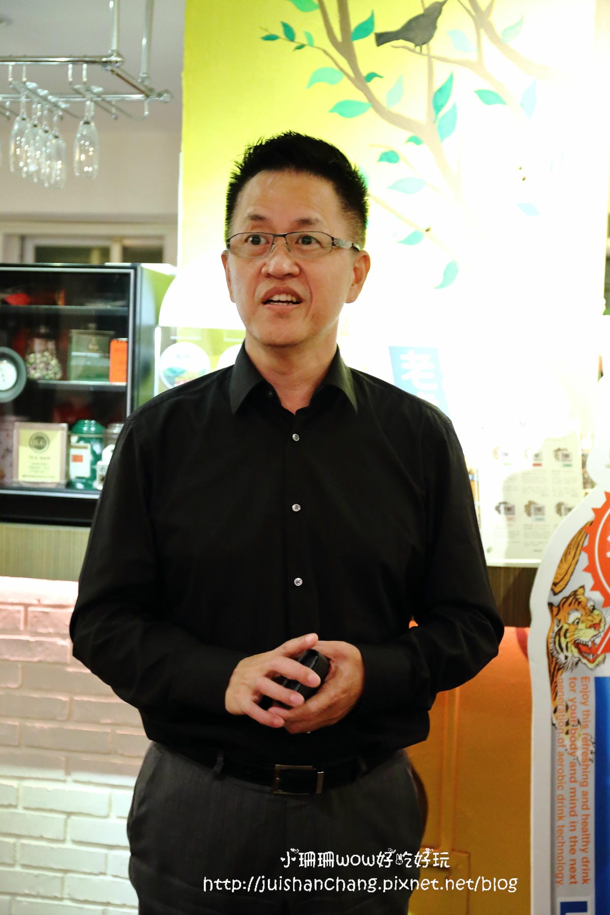 【分享║保養】老虎牙子氣泡有氧飲料25周年～劉伊心喝的保氧品。上班一條蟲，Bye Bye！