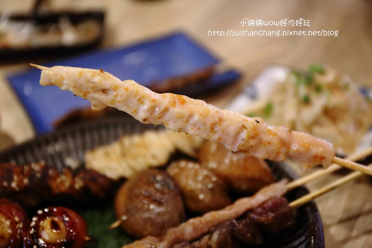 【食║新北中和區】小串燒～中永和串燒 / 小串燒 / 居酒屋 / 寵物友善餐廳/ 藏身在興南夜市裡，一吃成主顧！(已歇業)