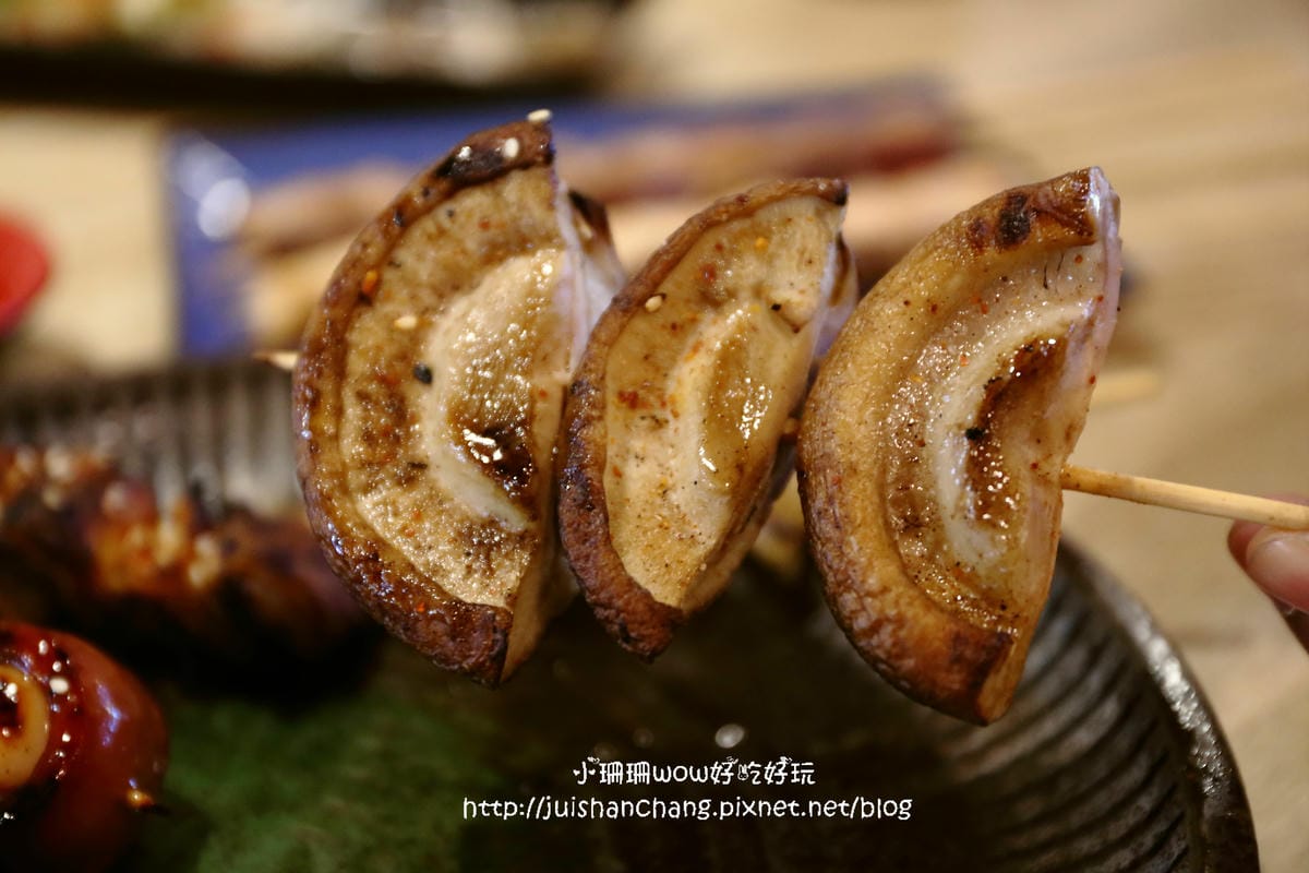 【食║新北中和區】小串燒～中永和串燒 / 小串燒 / 居酒屋 / 寵物友善餐廳/ 藏身在興南夜市裡，一吃成主顧！(已歇業)