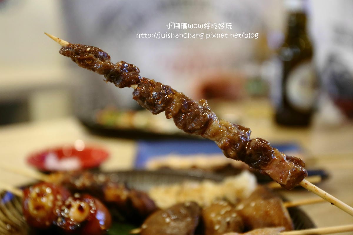 【食║新北中和區】小串燒～中永和串燒 / 小串燒 / 居酒屋 / 寵物友善餐廳/ 藏身在興南夜市裡，一吃成主顧！(已歇業)