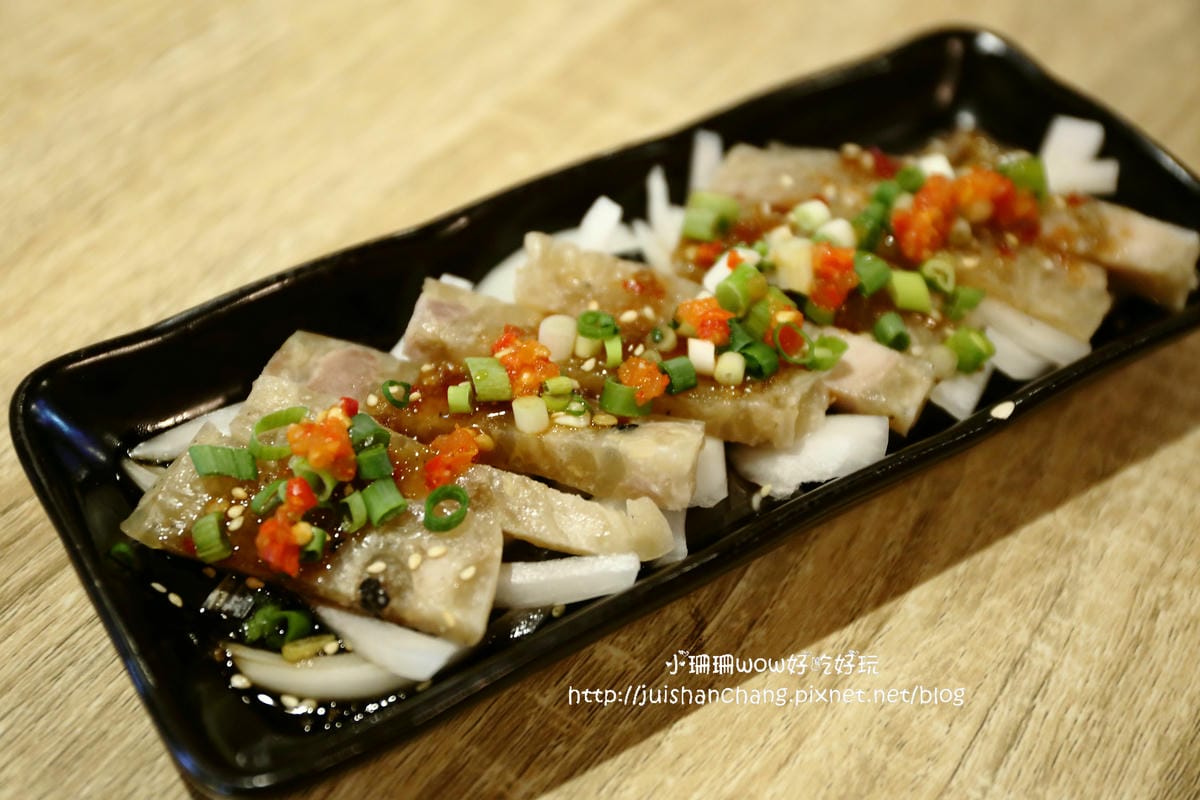 【食║新北中和區】小串燒～中永和串燒 / 小串燒 / 居酒屋 / 寵物友善餐廳/ 藏身在興南夜市裡，一吃成主顧！(已歇業)