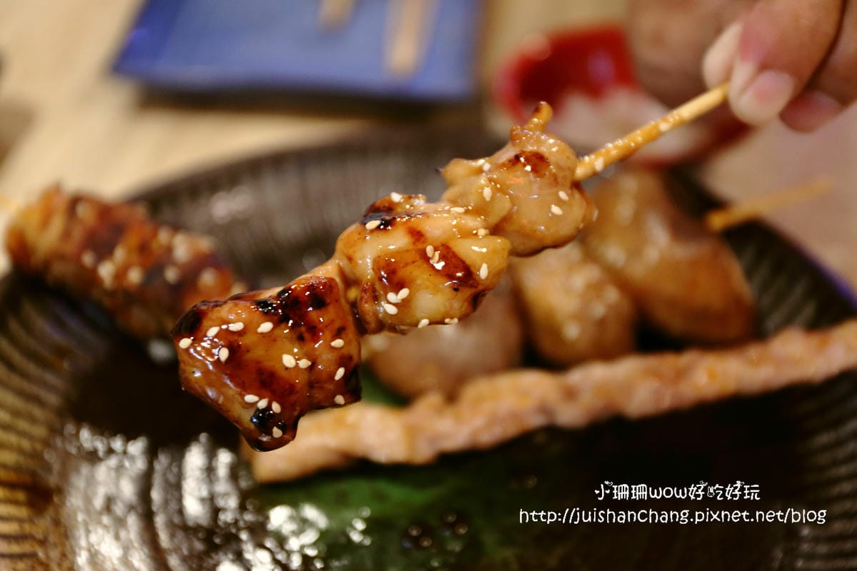 【食║新北中和區】小串燒～中永和串燒 / 小串燒 / 居酒屋 / 寵物友善餐廳/ 藏身在興南夜市裡，一吃成主顧！(已歇業)