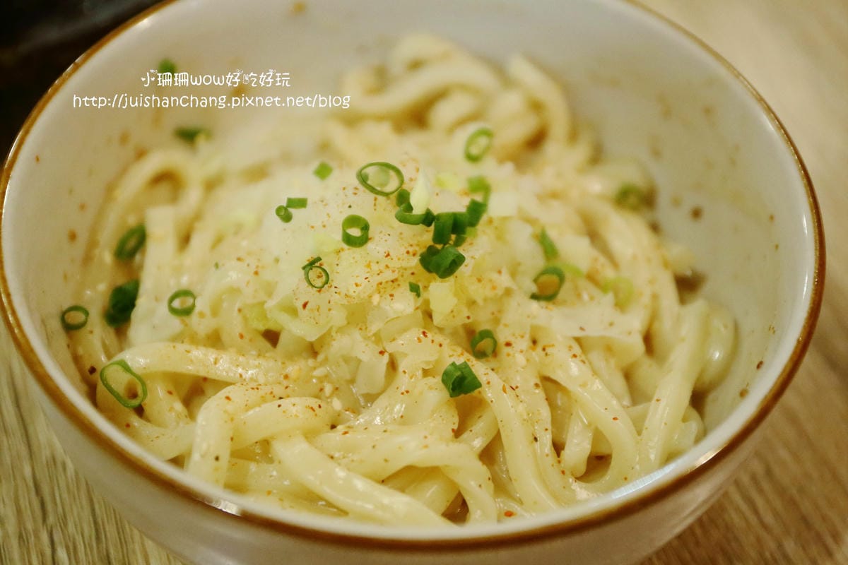 【食║新北中和區】小串燒～中永和串燒 / 小串燒 / 居酒屋 / 寵物友善餐廳/ 藏身在興南夜市裡，一吃成主顧！(已歇業)