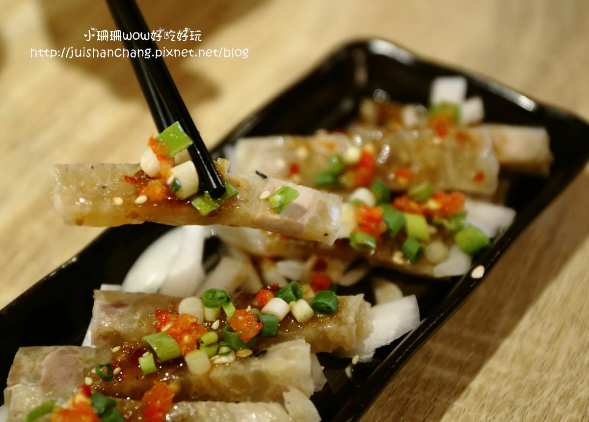 【食║新北中和區】小串燒～中永和串燒 / 小串燒 / 居酒屋 / 寵物友善餐廳/ 藏身在興南夜市裡，一吃成主顧！(已歇業)