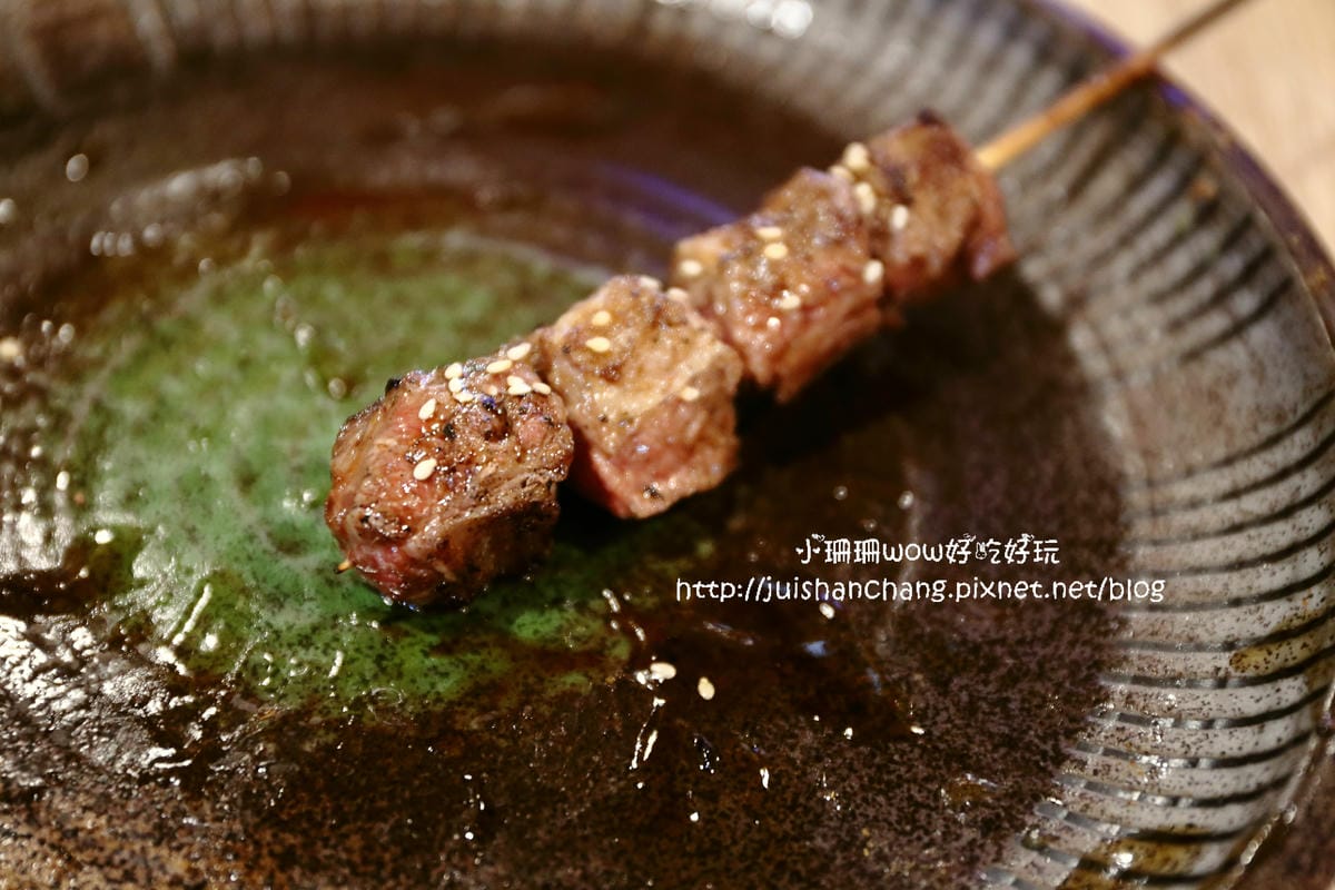 【食║新北中和區】小串燒～中永和串燒 / 小串燒 / 居酒屋 / 寵物友善餐廳/ 藏身在興南夜市裡，一吃成主顧！(已歇業)