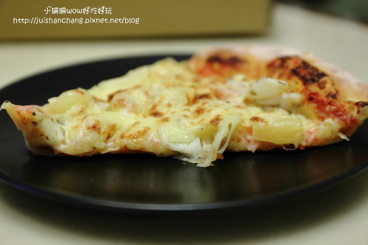 【食║新北雙和】KK手工窯烤pizza～捕獲行動餐車，永和也有好吃的PIZZA了！神出鬼沒，想吃得先掐指一算「餐車Time」！