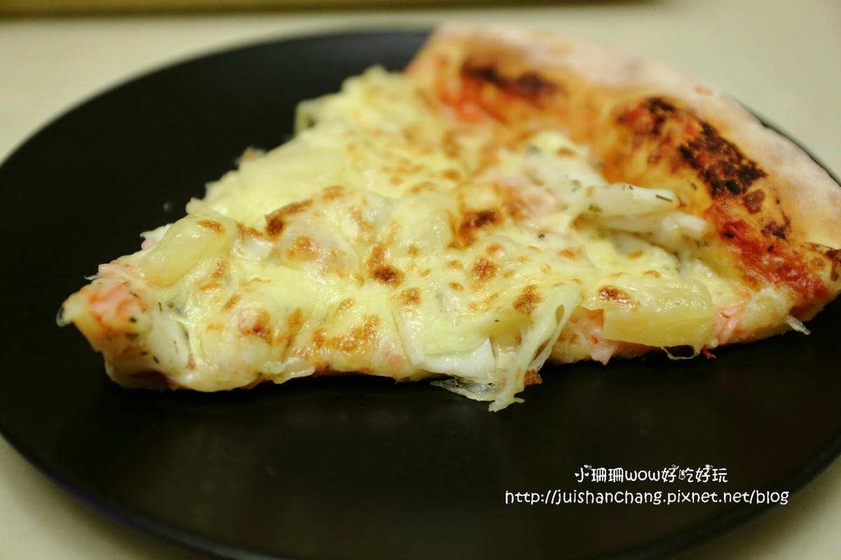 【食║新北雙和】KK手工窯烤pizza～捕獲行動餐車，永和也有好吃的PIZZA了！神出鬼沒，想吃得先掐指一算「餐車Time」！