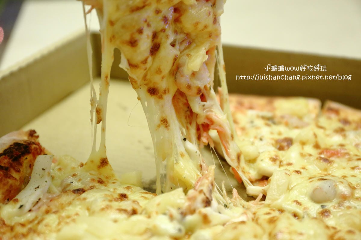 【食║新北雙和】KK手工窯烤pizza～捕獲行動餐車，永和也有好吃的PIZZA了！神出鬼沒，想吃得先掐指一算「餐車Time」！