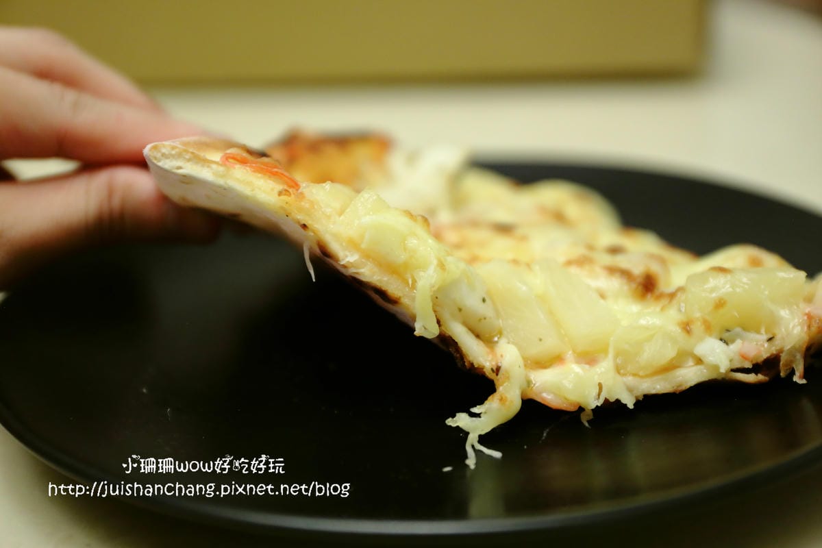 【食║新北雙和】KK手工窯烤pizza～捕獲行動餐車，永和也有好吃的PIZZA了！神出鬼沒，想吃得先掐指一算「餐車Time」！