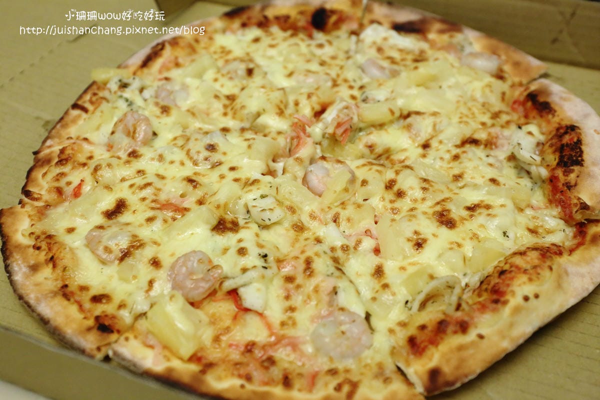 【食║新北雙和】KK手工窯烤pizza～捕獲行動餐車，永和也有好吃的PIZZA了！神出鬼沒，想吃得先掐指一算「餐車Time」！