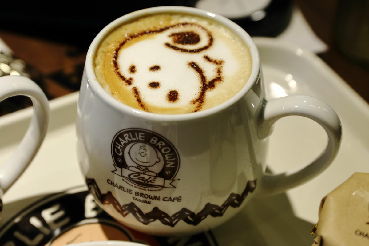 【食║新竹】查理布朗咖啡Charlie Brown Café〜緊急廣播！史努比出沒在新竹遠百！！！(已歇業)