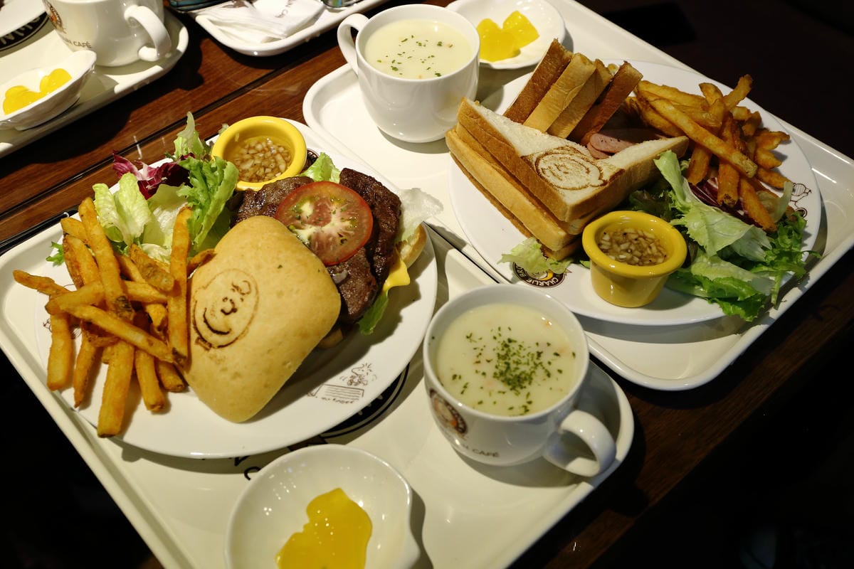 【食║新竹】查理布朗咖啡Charlie Brown Café〜緊急廣播！史努比出沒在新竹遠百！！！(已歇業)