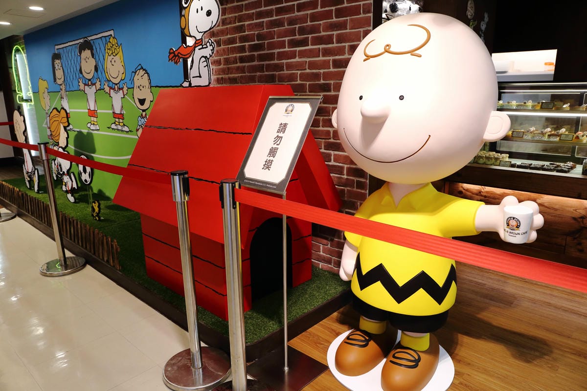 【食║新竹】查理布朗咖啡Charlie Brown Café〜緊急廣播！史努比出沒在新竹遠百！！！(已歇業)
