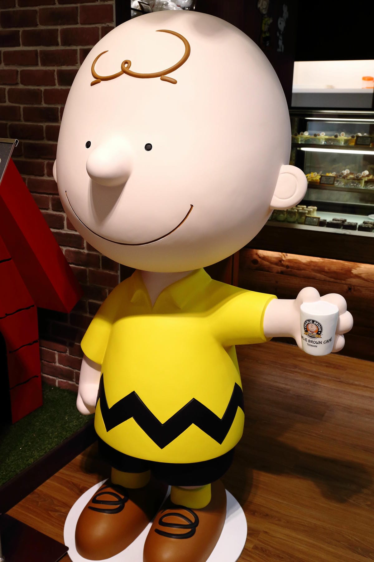 【食║新竹】查理布朗咖啡Charlie Brown Café〜緊急廣播！史努比出沒在新竹遠百！！！(已歇業)