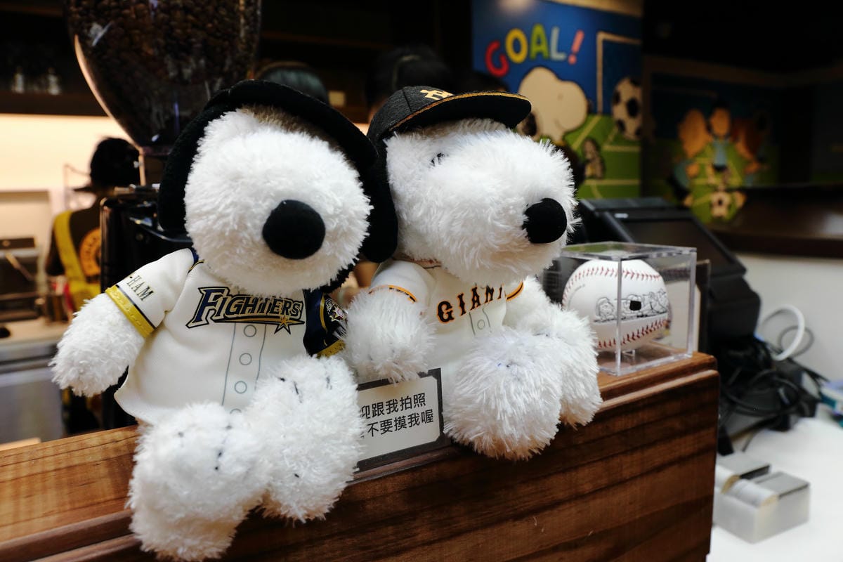 【食║新竹】查理布朗咖啡Charlie Brown Café〜緊急廣播！史努比出沒在新竹遠百！！！(已歇業)