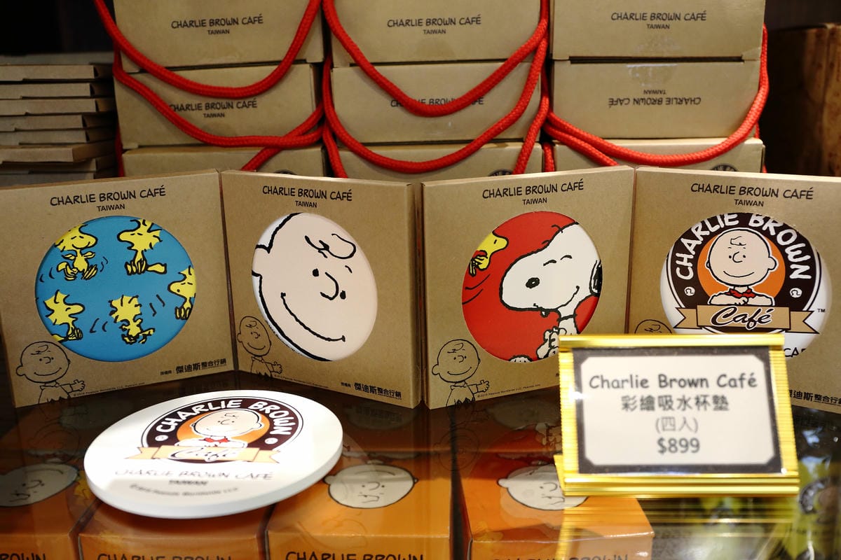 【食║新竹】查理布朗咖啡Charlie Brown Café〜緊急廣播！史努比出沒在新竹遠百！！！(已歇業)