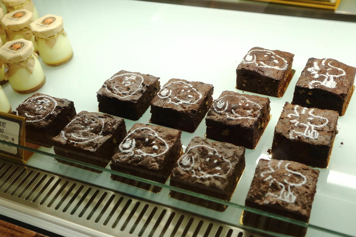 【食║新竹】查理布朗咖啡Charlie Brown Café〜緊急廣播！史努比出沒在新竹遠百！！！(已歇業)