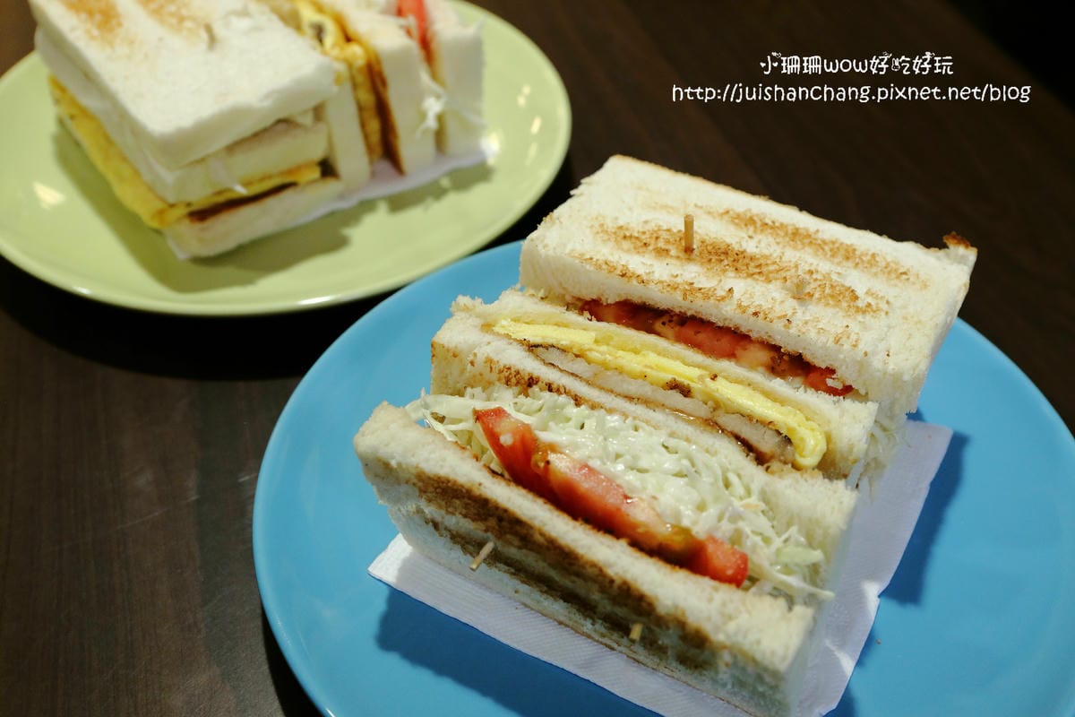 【食║台北信義區】Love Toast i 吐司早午餐～就是愛吐司。碳烤吐司/帕里尼，外酥內軟的口感讓人愛上它！