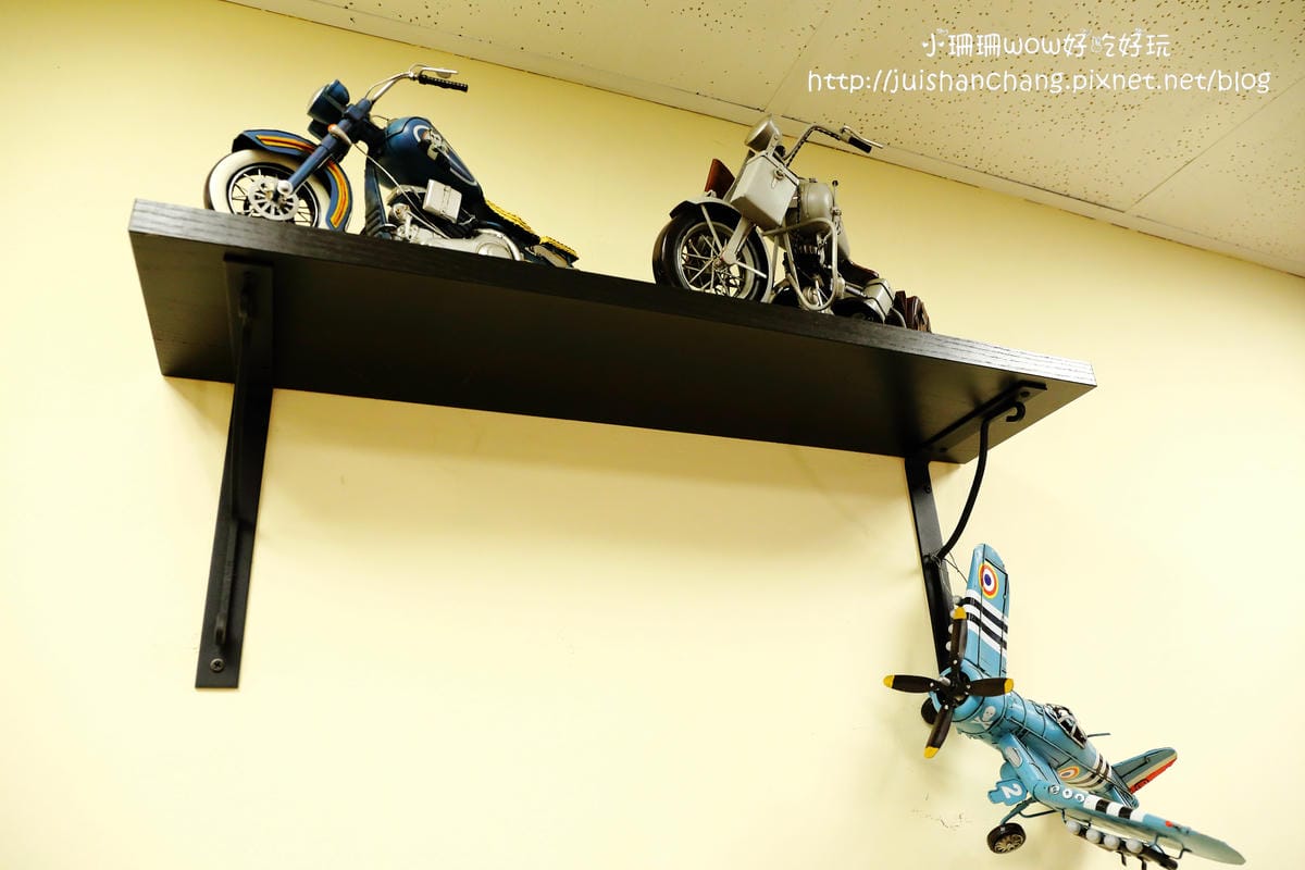 【食║台北信義區】Love Toast i 吐司早午餐～就是愛吐司。碳烤吐司/帕里尼，外酥內軟的口感讓人愛上它！