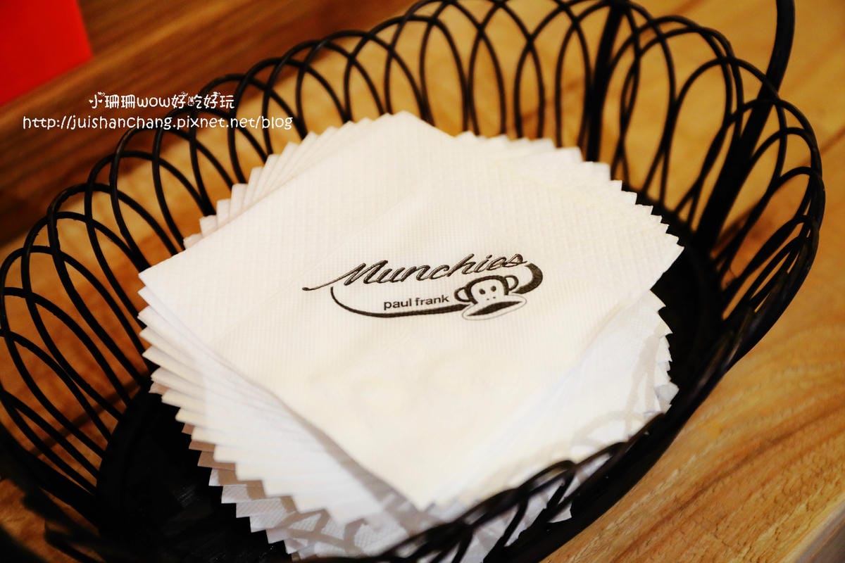 【食║台北】Paul Frank Hot Dog大嘴猴主題餐廳〜當猴子遇上熱狗，想裝淡定最後還是被萌殺。。。