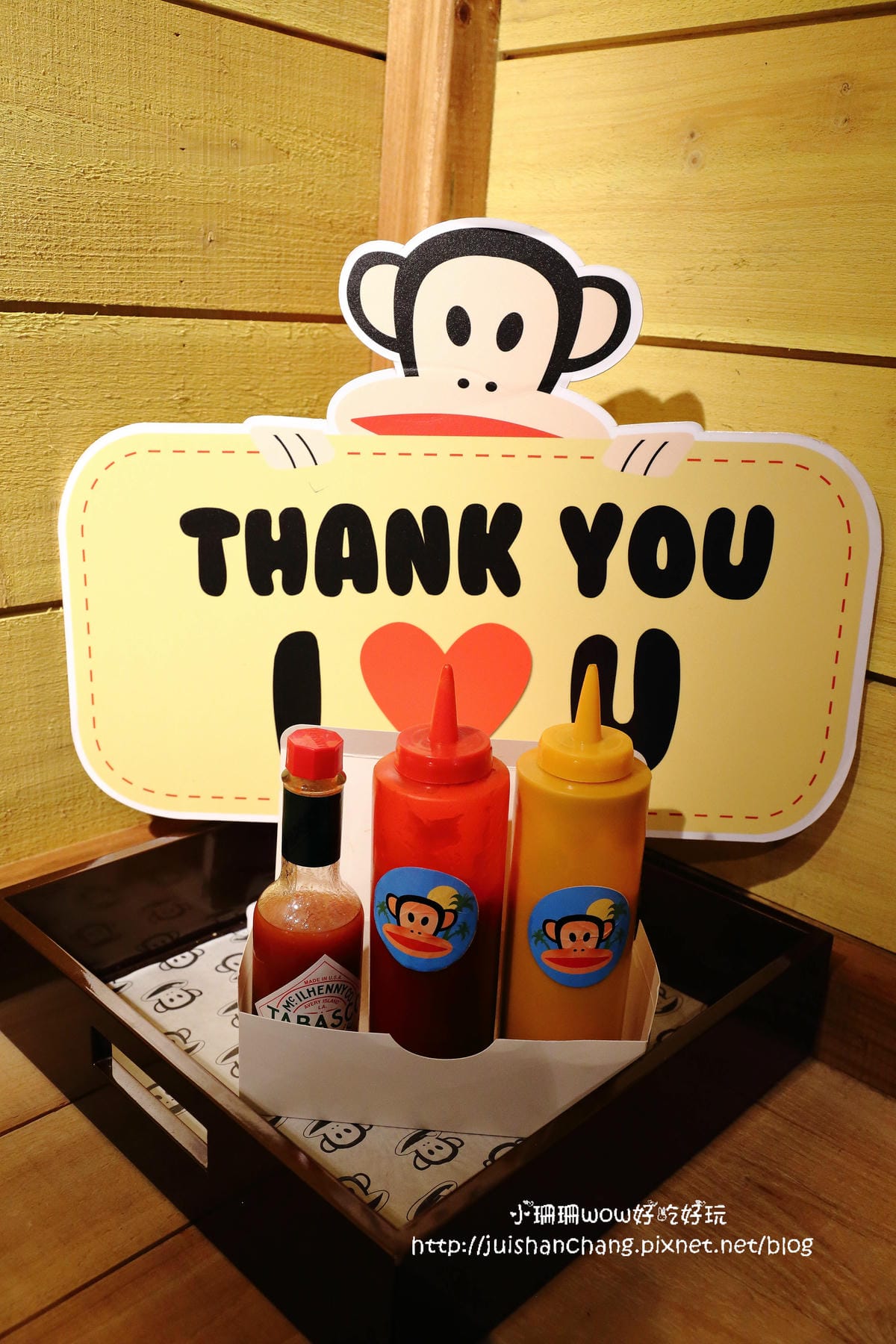 【食║台北】Paul Frank Hot Dog大嘴猴主題餐廳〜當猴子遇上熱狗，想裝淡定最後還是被萌殺。。。