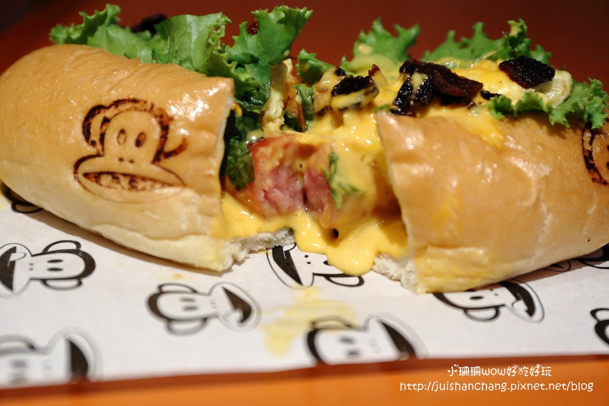 【食║台北】Paul Frank Hot Dog大嘴猴主題餐廳〜當猴子遇上熱狗，想裝淡定最後還是被萌殺。。。