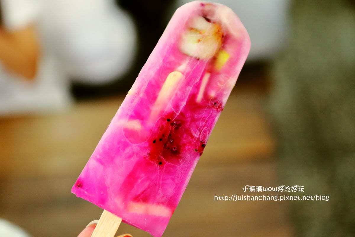 【食║台中】新凍嫩仙草〜在地人推薦，堅持天然柴燒熬煮，盡是仙草獨特的香氣！