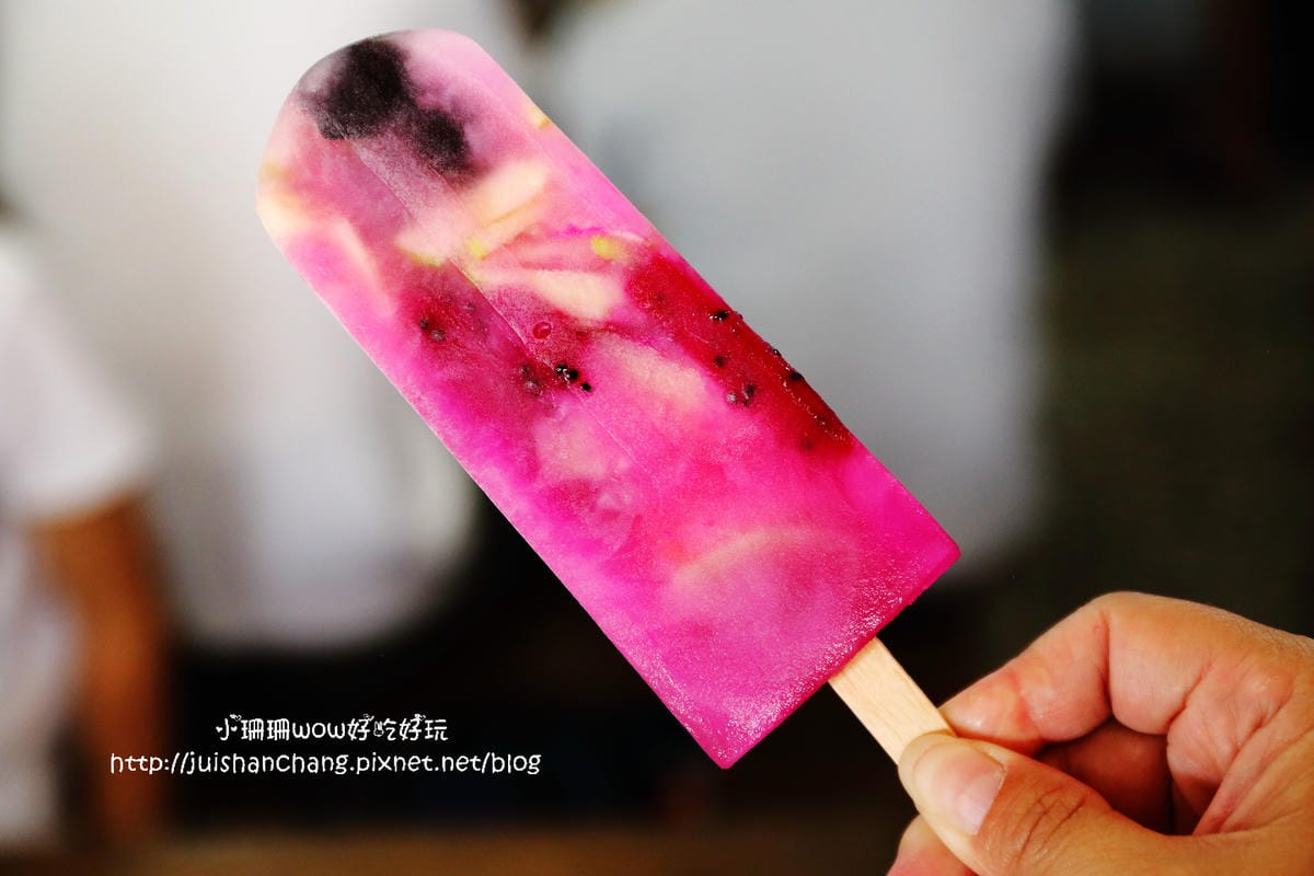 【食║台中】新凍嫩仙草〜在地人推薦，堅持天然柴燒熬煮，盡是仙草獨特的香氣！