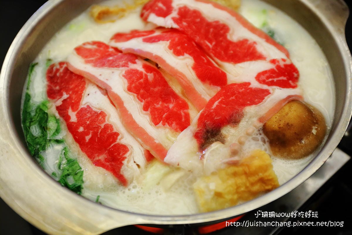 【食║台中】雪宴日式定食～龜毛老闆的堅持又來了！食材新鮮不計成本，用心熬出好湯頭，無味精湯底喝光也無負擔！(已歇業)