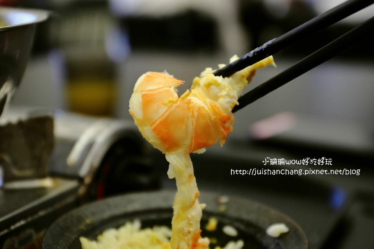 【食║台中】雪宴日式定食～龜毛老闆的堅持又來了！食材新鮮不計成本，用心熬出好湯頭，無味精湯底喝光也無負擔！(已歇業)